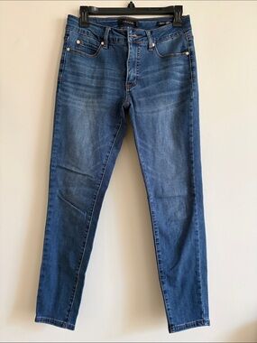 Tahari Women's Skinny Jeans in Medium Blue Wash
